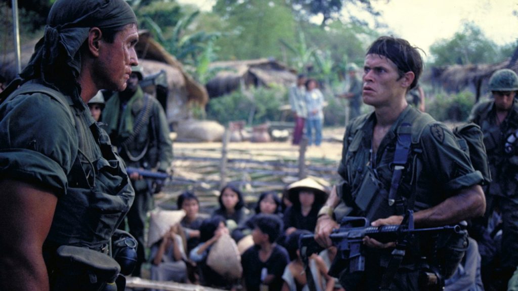 Scene fra Platoon - kamp-patruljen
